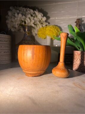 Wooden Mortar and Pestle Set Very good condition